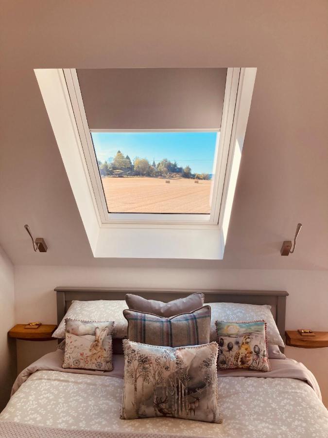 'Wardlaw View' Luxury Studio Apartment With Stunning View Kirkhill Exterior foto